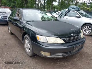 1998 Lexus ES 300 with VIN JT8BF28G0W5035538, listed as a IAAI auction lot 42706182 with 108,800 mi miles and . Bid and sale history available at DreamBid. Image 1.
