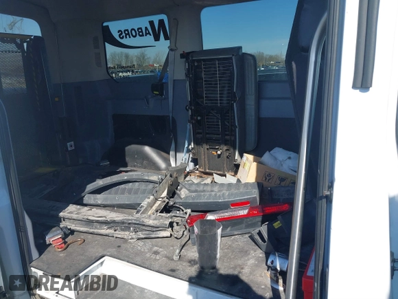 2016 Ford Transit XL с VIN 1FDZK1CM3GKA45160, выставлен на аукционе IAAI как лот 41859354 с пробегом 127 597 миль миль и . История ставок и продаж доступна на DreamBid. Изображение 8.