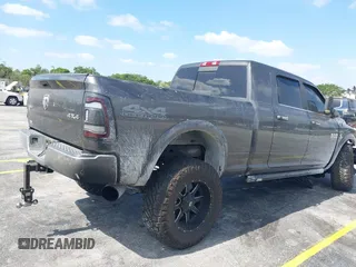 2018 Ram 2500 Big Horn z VIN 3C6UR5ML2JG368807, wystawiony jako IAAI lot #42159084 z przebiegiem 142 326 mil mil oraz . Historia ofert i sprzedaży dostępna na DreamBid. Obrazek 4.