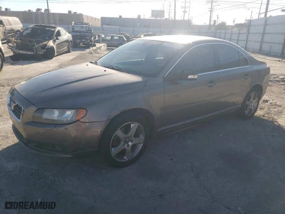 2007 Volvo S80 I6 with VIN YV1AS982671038842, listed as a Copart auction lot 77124004 with 203,204 mi miles and Salvage Title. Bid and sale history available at carsss.com. Image 1.