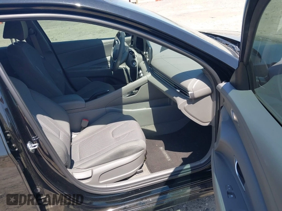 2024 Hyundai Elantra SE with VIN KMHLL4DG3RU832968, listed as a IAAI auction lot 42005178 with 19,175 mi miles and . Bid and sale history available at DreamBid. Image 5.