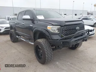 2018 Toyota Tundra SR5 z VIN 5TFAW5F18JX715214, wystawiony jako IAAI lot #42289261 z przebiegiem 158 375 mil mil oraz . Historia ofert i sprzedaży dostępna na DreamBid. Obrazek 1.