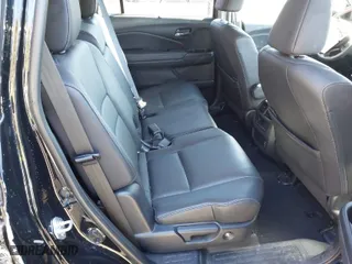 2021 Honda Pilot Special Edition with VIN 5FNYF6H21MB070818, listed as a IAAI auction lot 41632467 with 43,211 mi miles. Bid and sale history available at carsss.com. Image 8.