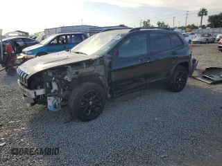 2017 Jeep Cherokee Sport с VIN 1C4PJMAB5HW583337, выставлен на аукционе Copart как лот 58088685 с пробегом 130 494 миль миль и Списание • Salvage title. История ставок и продаж доступна на DreamBid. Изображение 1.