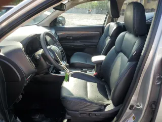 2020 Mitsubishi Outlander SE z VIN JA4AD3A36LZ028270, wystawiony jako Copart lot #58084565 z przebiegiem 49 111 mil mil oraz Szkoda całkowita • Salvage title. Historia ofert i sprzedaży dostępna na DreamBid. Obrazek 7.