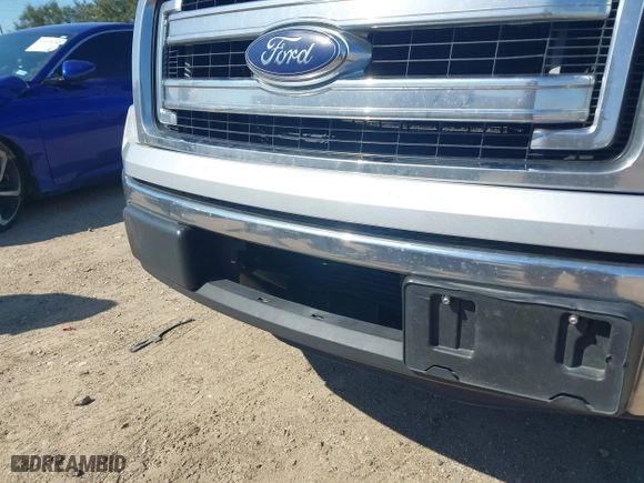 2013 Ford F-150 XL with VIN 1FTFW1CT2DFB23323, listed as a IAAI auction lot 41483856 with 272,488 mi miles. Bid and sale history available at carsss.com. Image 6.