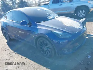 2024 Tesla Model Y Long Range with VIN 7SAYGDEE5RA252075, listed as a IAAI auction lot 41380481 with 13,088 mi miles. Bid and sale history available at carsss.com. Image 1.
