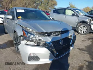 2022 Nissan Altima 2.5 SV with VIN 1N4BL4DV9NN380713, listed as a IAAI auction lot 40727975 with 47,896 mi miles. Bid and sale history available at carsss.com. Image 6.