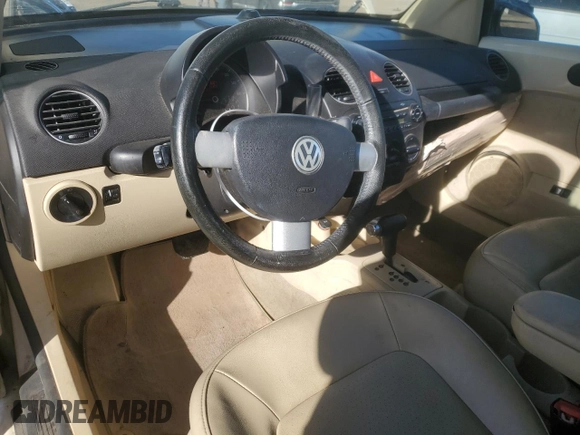 2008 Volkswagen Beetle SE with VIN 3VWRF31Y18M407648, listed as a Copart auction lot 86413934 with 131,242 mi miles and Salvage title. Bid and sale history available at DreamBid. Image 8.