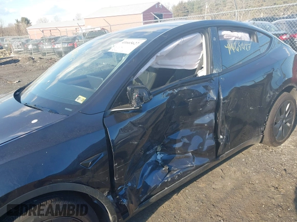 2024 Tesla Model Y Long Range with VIN 7SAYGAEEXRF212415, listed as a IAAI auction lot 41665627 with Not Provided miles and . Bid and sale history available at DreamBid. Image 6.