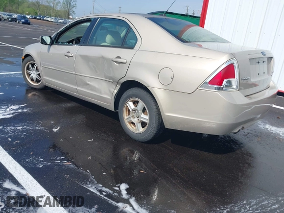 2007 Ford Fusion SE with VIN 3FAHP07197R260538, listed as a IAAI auction lot 41931335 with 160,417 mi miles. Bid and sale history available at carsss.com. Image 3.