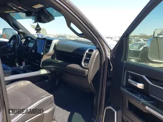 2019 Ram 2500 Laramie with VIN 3C6UR5FL7KG521132, listed as a IAAI auction lot 41806360 with 140,196 mi miles and . Bid and sale history available at DreamBid. Image 5.
