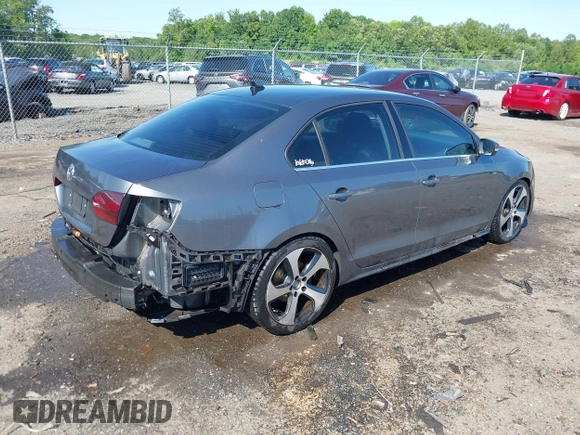 2011 Volkswagen Jetta SEL с VIN 3VWLZ7AJ9BM376079, выставлен на аукционе IAAI как лот 42388381 с пробегом 190 000 миль миль и . История ставок и продаж доступна на DreamBid. Изображение 4.