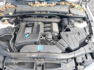 2007 BMW 3 Series 328xi with VIN WBAVC93577KX53139, listed as a IAAI auction lot 41719473 with 155,716 mi miles. Bid and sale history available at carsss.com. Image 10.