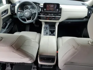 2022 Nissan Pathfinder SV z VIN 5N1DR3BA6NC222512, wystawiony jako Copart lot #56241445 z przebiegiem 57 662 mil mil oraz Szkody całkowita. Historia ofert i sprzedaży dostępna na DreamBid. Obrazek 8.