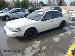 1993 Nissan Maxima z VIN JN1EJ01F6PT417978, wystawiony jako IAAI lot #41542899 z przebiegiem 194 433 mil mil oraz . Historia ofert i sprzedaży dostępna na DreamBid. Obrazek 2.