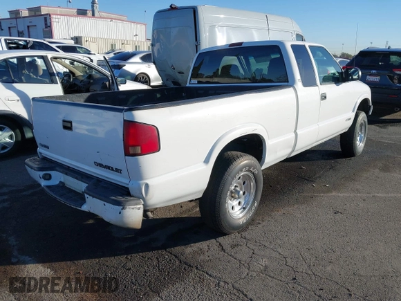 2001 Chevrolet S-10 LS with VIN 1GCCS195X1K143328, listed as a IAAI auction lot 41420982 with 282,852 mi miles and . Bid and sale history available at DreamBid. Image 4.
