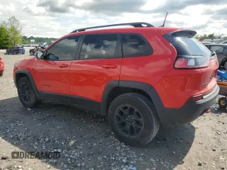 2019 Jeep Cherokee Trailhawk с VIN 1C4PJMBX3KD256495, выставлен на аукционе Copart как лот 56122695 с пробегом 98 786 миль миль и Списание • Salvage title. История ставок и продаж доступна на DreamBid. Изображение 2.