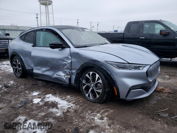 2022 Ford Mustang Mach-E Premium z VIN 3FMTK3SU4NMA55947, wystawiony jako Copart lot #86109474 z przebiegiem Nie podano mil oraz Szkoda całkowita • Salvage title. Historia ofert i sprzedaży dostępna na DreamBid. Obrazek 4.