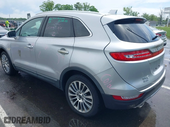 2017 Lincoln MKC Reserve z VIN 5LMCJ3D97HUL53966, wystawiony jako IAAI lot #42248077 z przebiegiem 55 245 mil mil oraz . Historia ofert i sprzedaży dostępna na DreamBid. Obrazek 3.