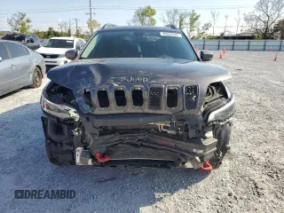 2019 Jeep Cherokee Trailhawk with VIN 1C4PJMBX9KD183343, listed as a Copart auction lot 48662565 with 77,988 mi miles and Non repairable. Bid and sale history available at DreamBid. Image 5.