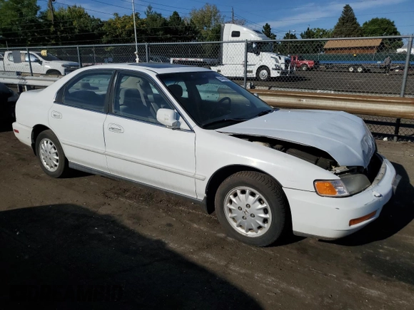 1996 Honda Accord EX with VIN 1HGCD5652TA039481, listed as a Copart auction lot 69488504 with 139,610 mi miles and Salvage Title. Bid and sale history available at DreamBid. Image 4.