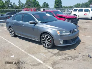2013 Volkswagen Jetta GLI Autobahn с VIN 3VW467AJ6DM215219, выставлен на аукционе IAAI как лот 42410351 с пробегом 149 741 миль миль и . История ставок и продаж доступна на DreamBid. Изображение 1.