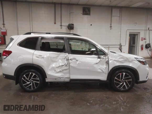 2019 Subaru Forester Limited with VIN JF2SKAUC3KH526772, listed as a IAAI auction lot 41769522 with 35,688 mi miles. Bid and sale history available at carsss.com. Image 13.