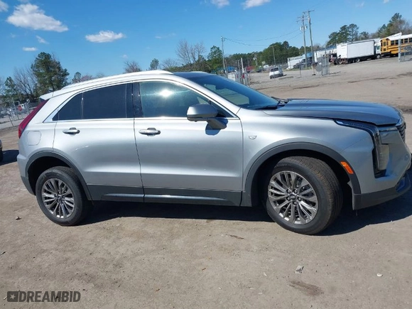 2025 Cadillac XT4 AWD Premium Luxury with VIN 1GYFZDR48SF138618, listed as a IAAI auction lot 41889219 with NaN miles. Bid and sale history available at carsss.com. Image 13.