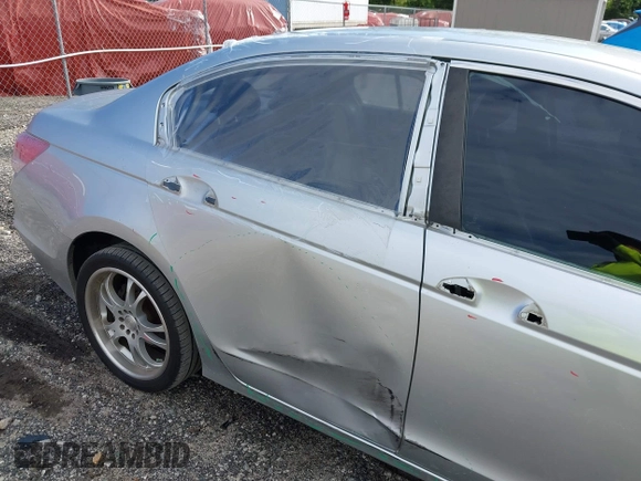 2009 Honda Accord LX-P z VIN 1HGCP264X9A103451, wystawiony jako IAAI lot #42203500 z przebiegiem 176 959 mil mil oraz . Historia ofert i sprzedaży dostępna na DreamBid. Obrazek 6.