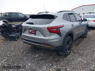 2025 Chevrolet Trax ACTIV with VIN KL77LKEP1SC109069, listed as a IAAI auction lot 41090492 with 1,114 mi miles. Bid and sale history available at carsss.com. Image 4.