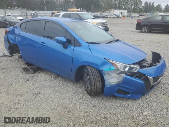 2021 Nissan Versa SV z VIN 3N1CN8EV1ML864794, wystawiony jako Copart lot #56690095 z przebiegiem 64 803 mil mil oraz Szkoda całkowita • Salvage title. Historia ofert i sprzedaży dostępna na DreamBid. Obrazek 4.