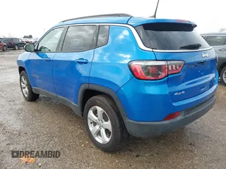 2018 Jeep Compass Latitude z VIN 3C4NJDBBXJT104122, wystawiony jako IAAI lot #41946947 z przebiegiem 124 433 mil mil oraz . Historia ofert i sprzedaży dostępna na DreamBid. Obrazek 3.