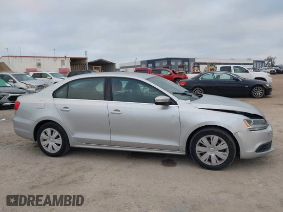 2013 Volkswagen Jetta SE with VIN 3VWDX7AJ0DM384908, listed as a IAAI auction lot 41466642 with 92,131 mi miles and . Bid and sale history available at DreamBid. Image 13.