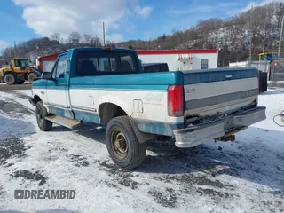 1996 Ford F-250 with VIN 2FTHF26G0TCA64327, listed as a IAAI auction lot 41397949 with 333,048 mi miles. Bid and sale history available at carsss.com. Image 3.