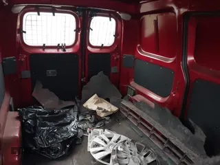 2019 Nissan NV200 S z VIN 3N6CM0KN1KK703206, wystawiony jako IAAI lot #41929556 z przebiegiem Nie podano mil oraz . Historia ofert i sprzedaży dostępna na DreamBid. Obrazek 8.