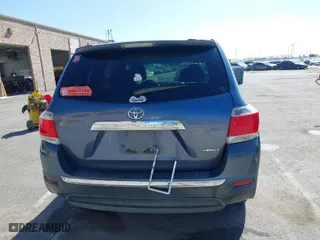 2013 Toyota Highlander with VIN 5TDBK3EH5DS186463, listed as a IAAI auction lot 41754744 with 251,850 mi miles. Bid and sale history available at carsss.com. Image 17.