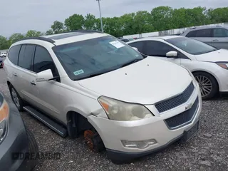 2011 Chevrolet Traverse 1LT z VIN 1GNKRGED6BJ151688, wystawiony jako IAAI lot #42281195 z przebiegiem 259 173 mil mil oraz . Historia ofert i sprzedaży dostępna na DreamBid. Obrazek 1.