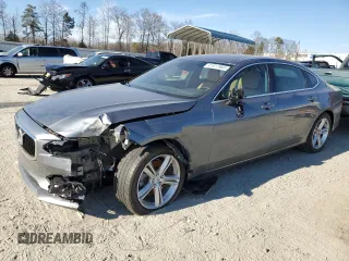 2018 Volvo S90 Momentum with VIN LVY102AK5JP049700, listed as a Copart auction lot 41917964 with 53,120 mi miles. Bid and sale history available at carsss.com. Image 1.