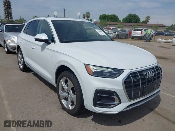 2021 Audi Q5 Premium Plus with VIN WA1BAAFY0M2069879, listed as a IAAI auction lot 42009952 with 44,686 mi miles. Bid and sale history available at carsss.com. Image 1.