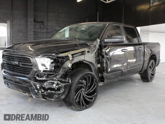 2019 Ram 1500 Big Horn z VIN 1C6SRFFT3KN780768, wystawiony jako Copart lot #61041775 z przebiegiem 93 415 mil mil oraz Czysty tytuł • Clean title. Historia ofert i sprzedaży dostępna na DreamBid. Obrazek 2.