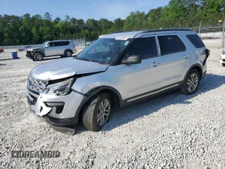 2018 Ford Explorer XLT z VIN 1FM5K7D89JGB03219, wystawiony jako Copart lot #55500095 z przebiegiem 195 227 mil mil oraz Szkoda całkowita • Salvage title. Historia ofert i sprzedaży dostępna na DreamBid. Obrazek 1.