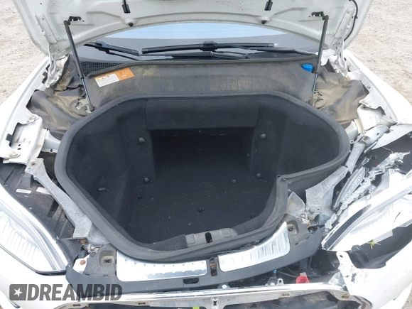 2013 Tesla Model S Performance z VIN 5YJSA1DP1DFP16609, wystawiony jako IAAI lot #42458995 z przebiegiem 110 722 mil mil oraz . Historia ofert i sprzedaży dostępna na DreamBid. Obrazek 10.