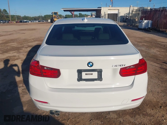 2015 BMW 3 Series 328i с VIN WBA3A5C5XFF608299, выставлен на аукционе IAAI как лот 40904806 с пробегом 126 043 миль миль и . История ставок и продаж доступна на DreamBid. Изображение 16.