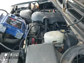 2003 GMC Sierra 1500 SLE с VIN 2GTEC19T331322964, выставлен на аукционе IAAI как лот 41340834 с пробегом 176 777 миль миль и . История ставок и продаж доступна на DreamBid. Изображение 19.