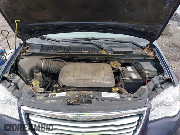 2015 Chrysler Town & Country Touring with VIN 2C4RC1BG3FR716002, listed as a IAAI auction lot 42139802 with 182,830 mi miles and . Bid and sale history available at DreamBid. Image 10.