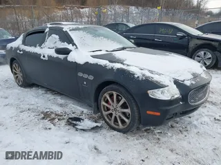 2007 Maserati Quattroporte with VIN ZAMFE39A770032071, listed as a IAAI auction lot 41403233 with 98,296 mi miles. Bid and sale history available at carsss.com. Image 1.
