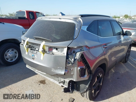 2024 Kia Seltos EX z VIN KNDERCAA3R7603839, wystawiony jako IAAI lot #41830414 z przebiegiem 19 414 mil mil oraz . Historia ofert i sprzedaży dostępna na DreamBid. Obrazek 17.
