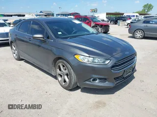 2016 Ford Fusion S z VIN 3FA6P0G78GR239353, wystawiony jako IAAI lot #42078032 z przebiegiem 177 367 mil mil oraz . Historia ofert i sprzedaży dostępna na DreamBid. Obrazek 1.