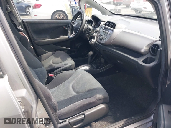 2009 Honda Fit Sport с VIN JHMGE88409S047860, выставлен на аукционе IAAI как лот 42232769 с пробегом 170 014 миль миль и . История ставок и продаж доступна на DreamBid. Изображение 5.